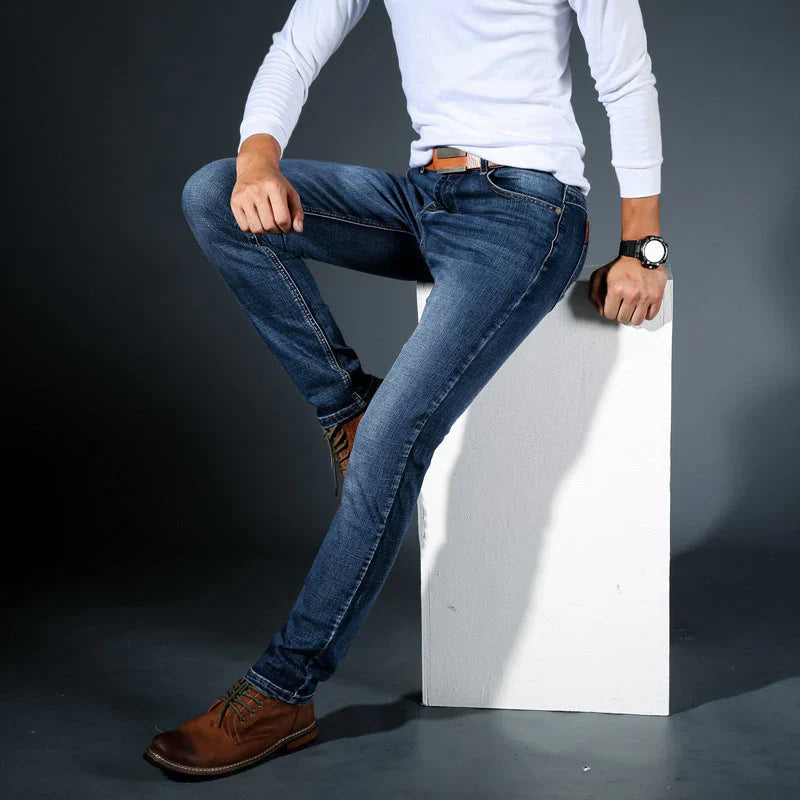 JAMES | Tapered Stretch Jeans