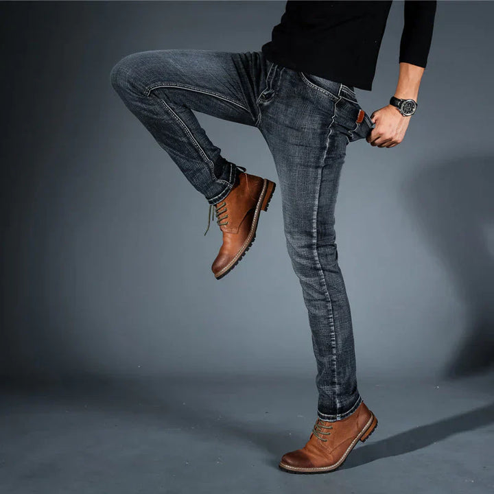 JAMES | Tapered Stretch Jeans