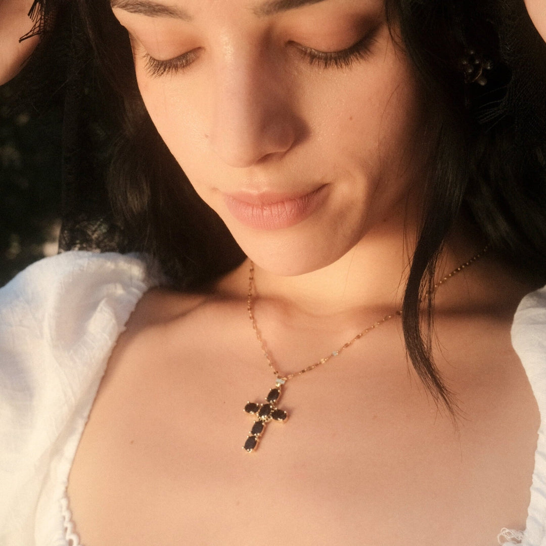 NOIRA | CROSS NECKLACE